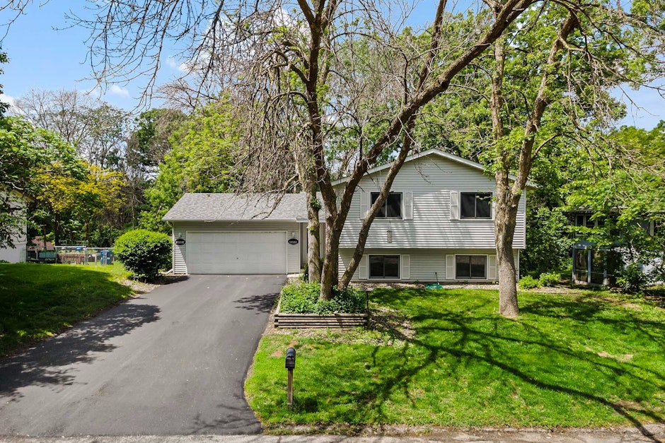 17326 Sunray Circle Southwest, Prior Lake, MN 55372, Presented by Dan